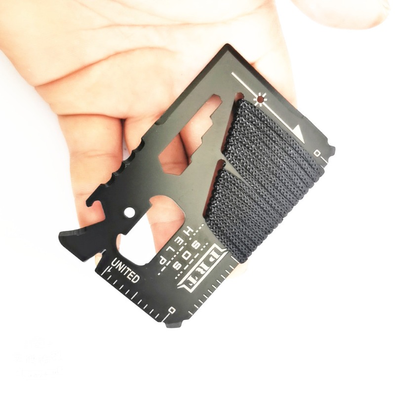 ステンレス製、財布に収納できるサバイバルカード、多機能ツール - Multitool Credit Card のレビューと価格