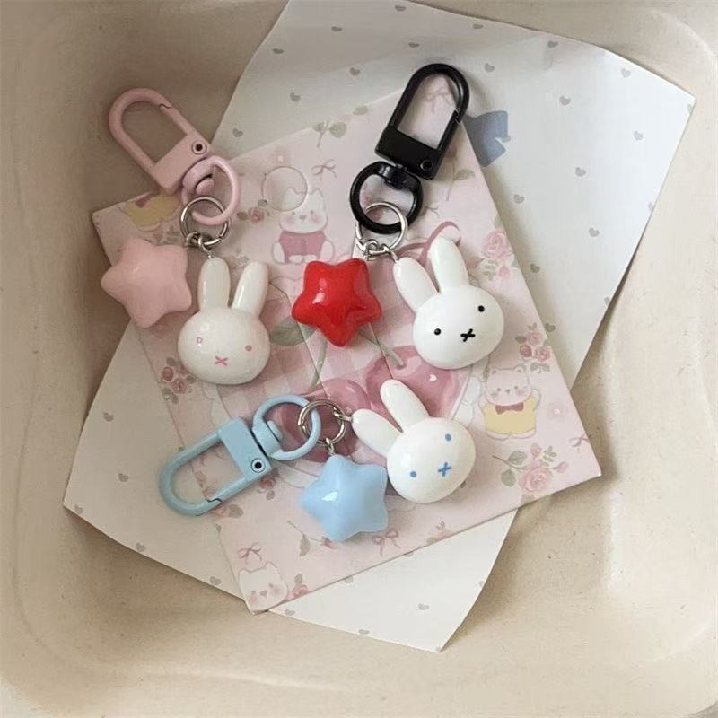 かわいいミッフィーキーホルダー、キュートなウサギと五芒星のチ - Carabiner Keychain のレビューと価格