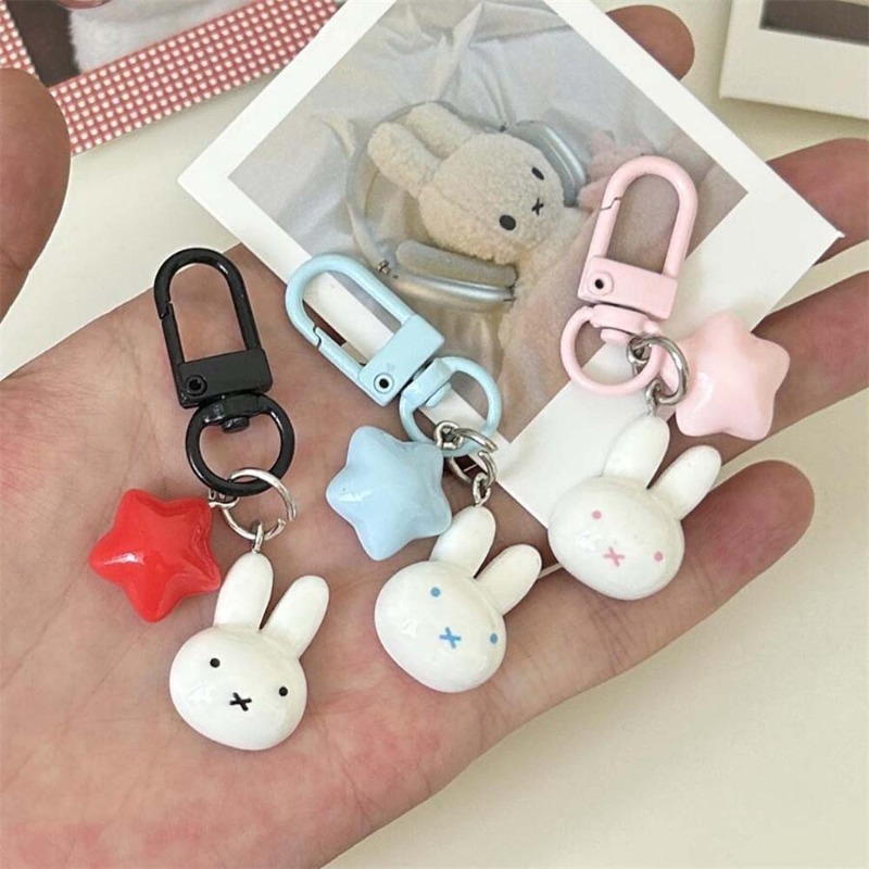 かわいいミッフィーキーホルダー、キュートなウサギと五芒星のチ - Carabiner Keychain のレビューと価格