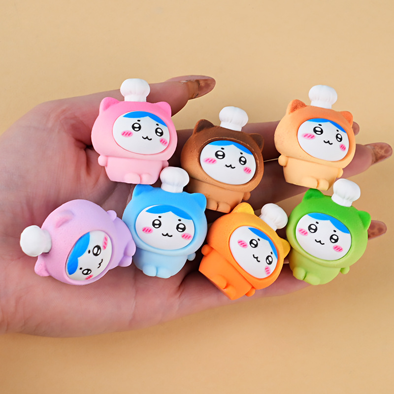 かわいいハチワラシェフのコスプレミニフィギュアキーホルダー、 - Carabiner Keychain のレビューと価格